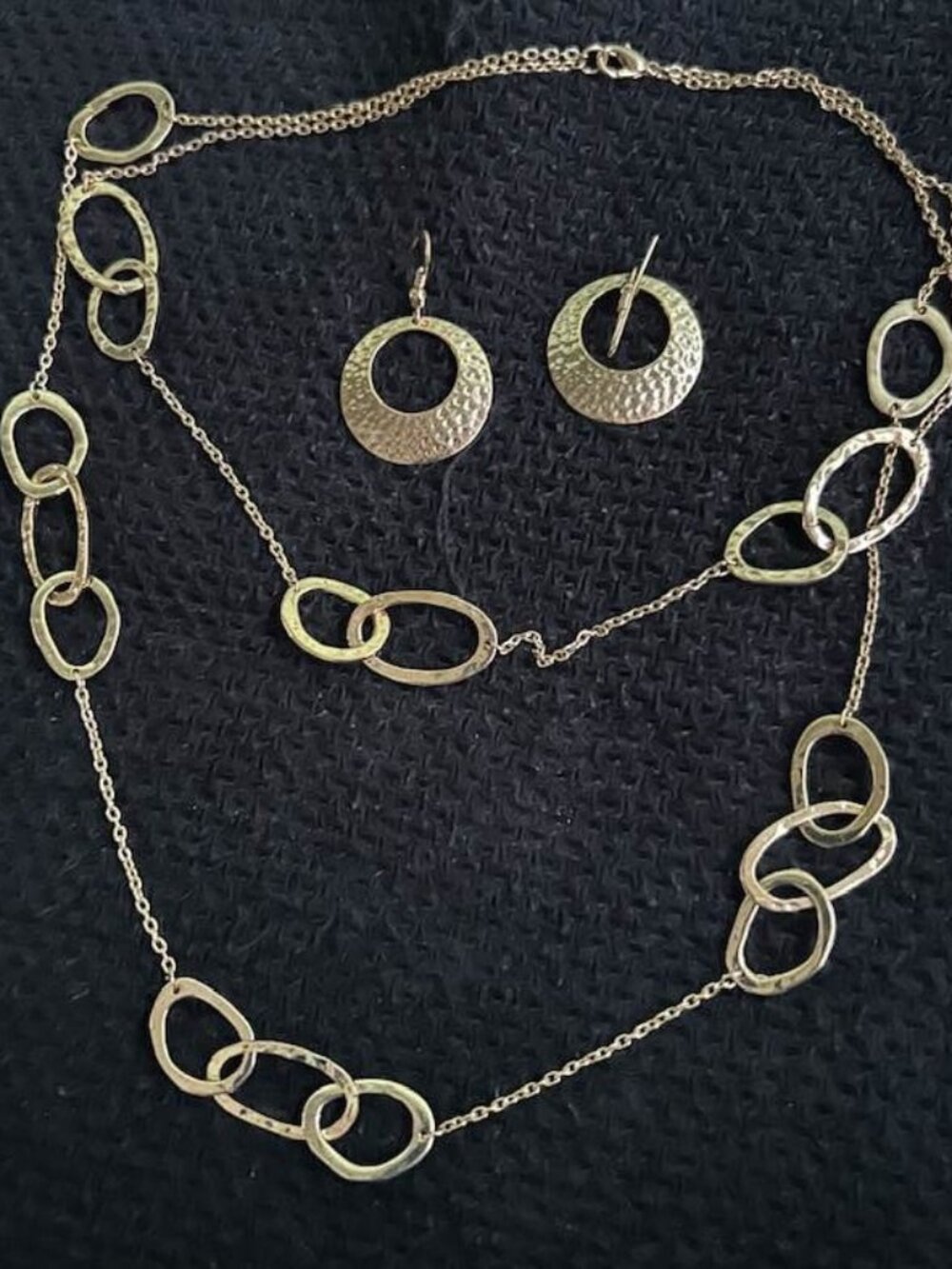 Hammered-metal Two-tone necklace and earrings set